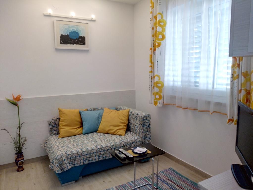 Apartment Sarc *