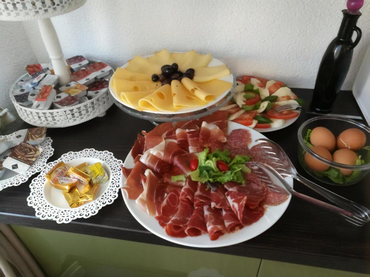 Apartment Sarc